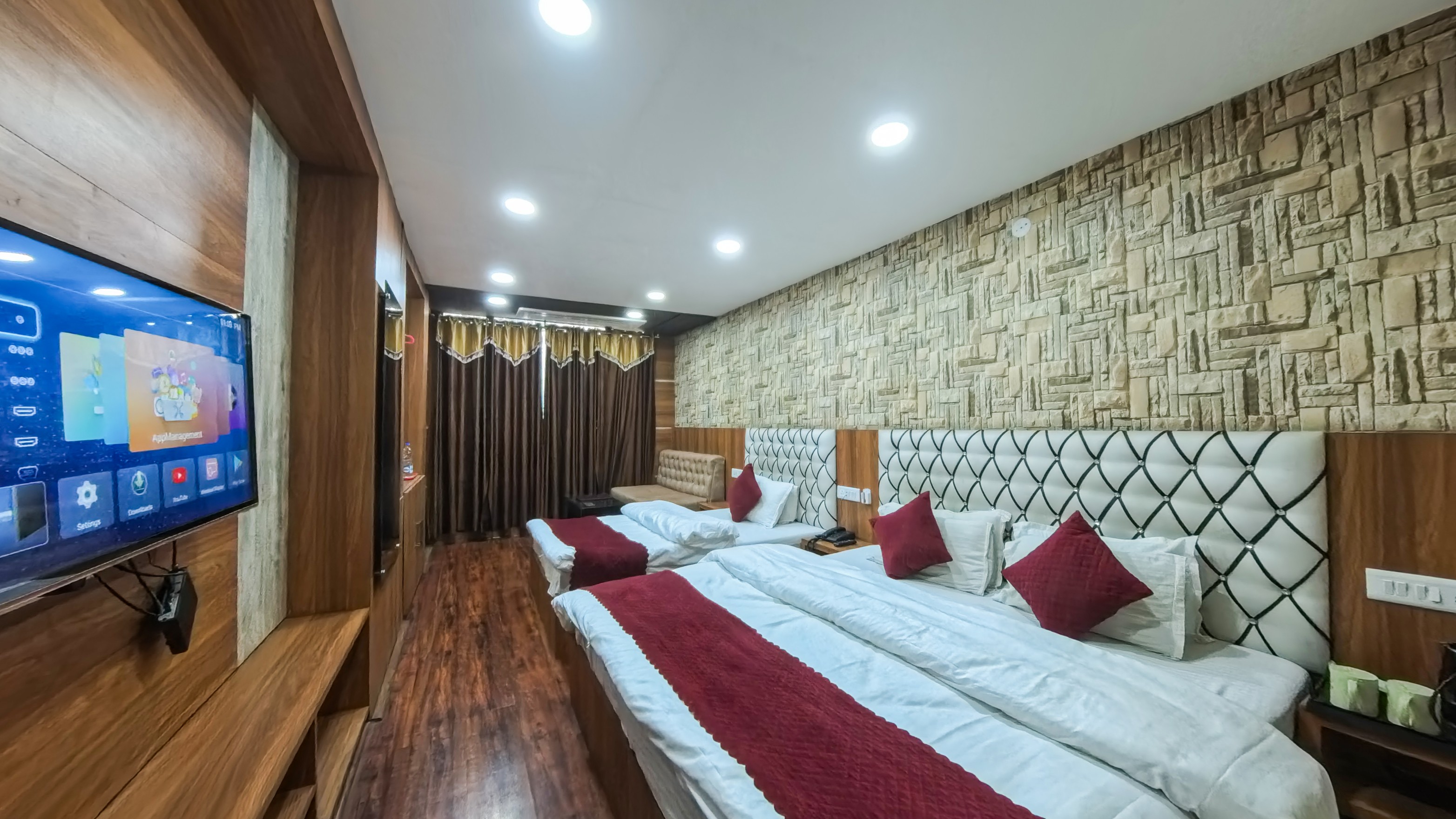 Super Deluxe Room with Balcony